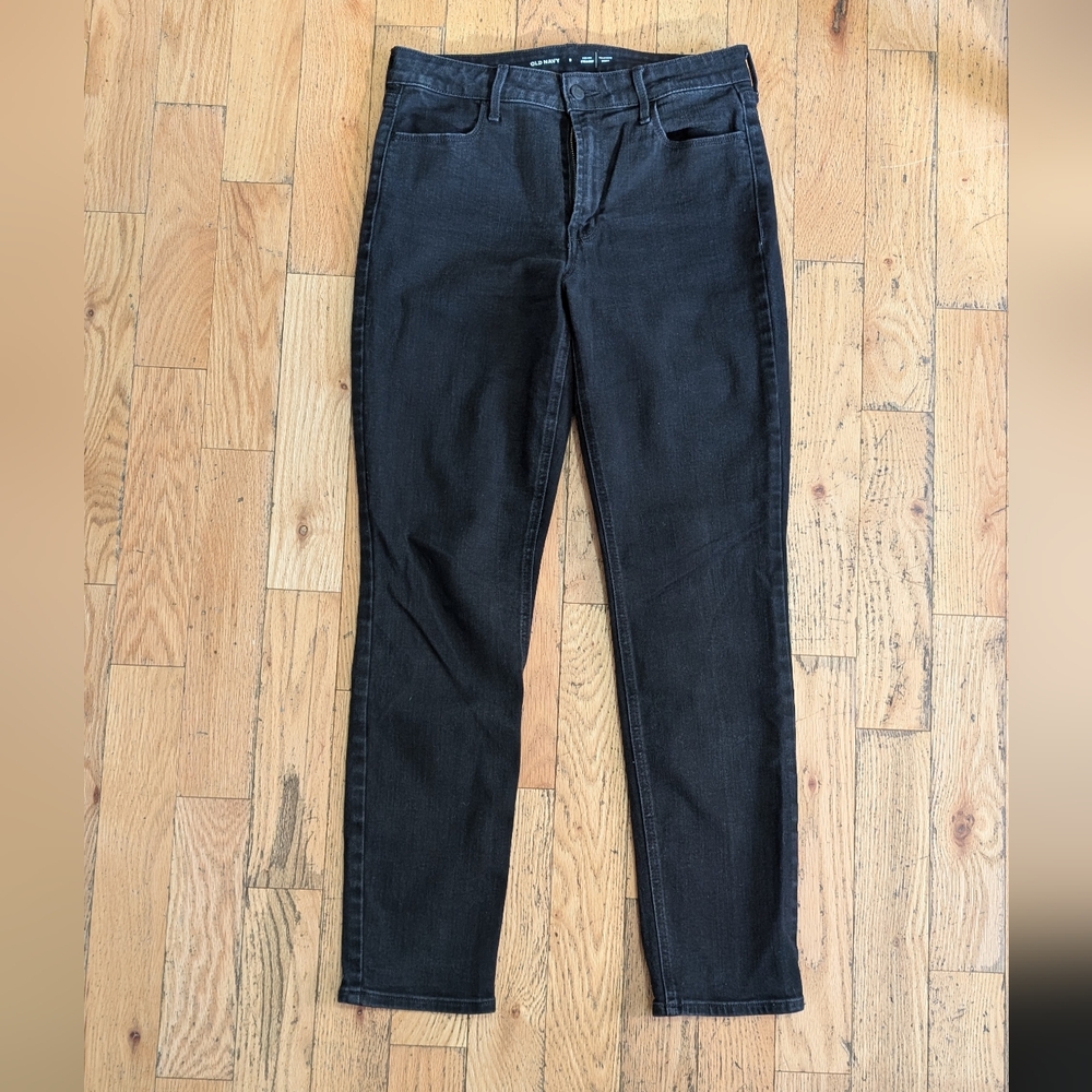 EUC Black High-Waisted Straight leg Jeans Old Navy Sz 8  *N4